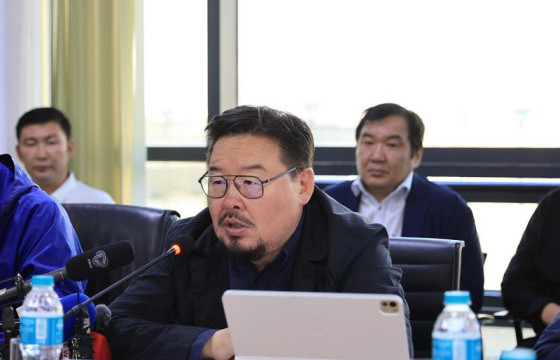 НҮҮРСНИЙ ҮНИЙН УНАЛТААС ШАЛТГААЛЖ УДААШРААД БАЙСАН БИРЖЭЭР АРИЛЖИХ НӨХЦӨЛТЭЙ ГЭРЭЭНҮҮДИЙН ХЭРЭГЖИЛТИЙГ ЭРЧИМЖҮҮЛЖ БАЙНА 