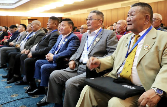 “АВТОТЭЭВЭРЧДИЙН УЛСЫН III ЗӨВЛӨГӨӨН” төрийн ордонд эхэллээ