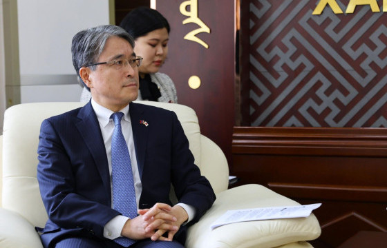 БАТЛАН ХАМГААЛАХЫН САЙД Д.БАТЛУТ ЯПОН УЛСААС МОНГОЛ УЛСАД СУУГАА ОНЦ БӨГӨӨД БҮРЭН ЭРХТ ЭЛЧИН САЙД ИГАВАХАРА МАСАРҮГ ХҮЛЭЭН АВЧ УУЛЗАВ