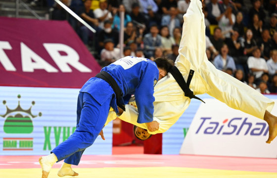 О.Уранбаяр, Л.Анхзаяа нар хэсгийн аваргын төлөө барилдана