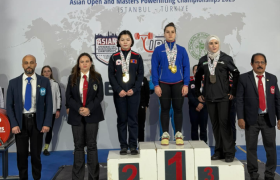 Х.Цолмонгоо пауэрлифтингийн Азийн аваргаас алт, мөнгөн медаль хүртэв