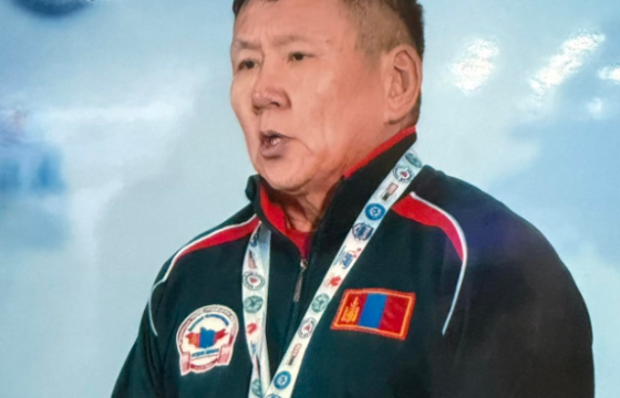 Б.Мөнх-Эрдэм пауэрлифтингийн Азийн аваргаас мөнгөн медаль хүртжээ