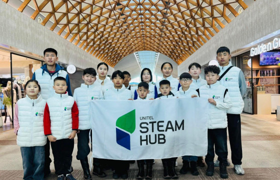 Р.Ууганбаяр дрон кодчиллын тэмцээнээс алтан медаль хүртжээ