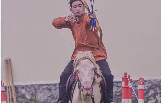 Г.Түмэнбуяндэлгэр морьт харвааны тэмцээнээс алтан медаль хүртэв