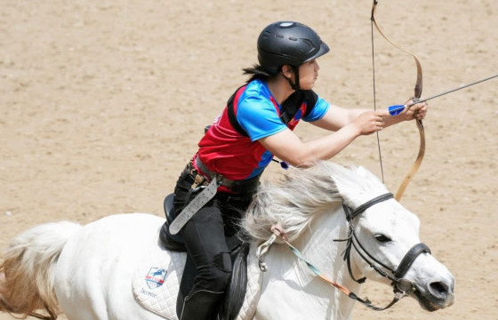Б.Аягаа морьт харвааны олон улсын тэмцээнээс алтан медаль авлаа