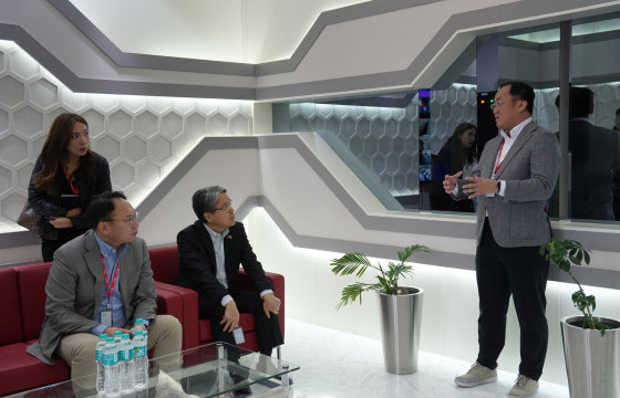 Ц.Баатархүү сайд Монголын анхны TIER III зэрэглэлийн дата төвд ажиллалаа