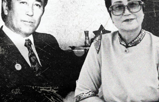 С.ЦЭЦЭГМАА: МИНИЙ ААВ “ЖИГМЭД ТОГМИД ХОЁР”, “НОРОВЫН НАМТАР” ЗОХИОЛУУДААРАА ХҮҮХДҮҮДТЭЙ ҮРГЭЛЖ ХАМТ БАЙДАГ 