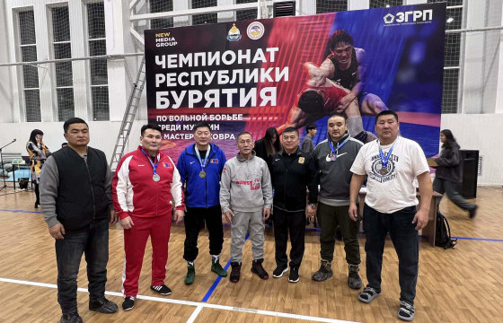 Чөлөөтийн мастерууд Буриадын тэмцээнээс медаль хүртлээ