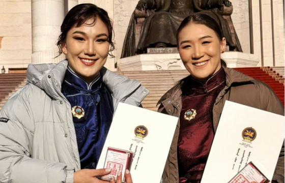 Т.Энхжин, Т.Алтжин нар “Хөдөлмөрийн гавьяаны улаан тугийн одон” хүртэв