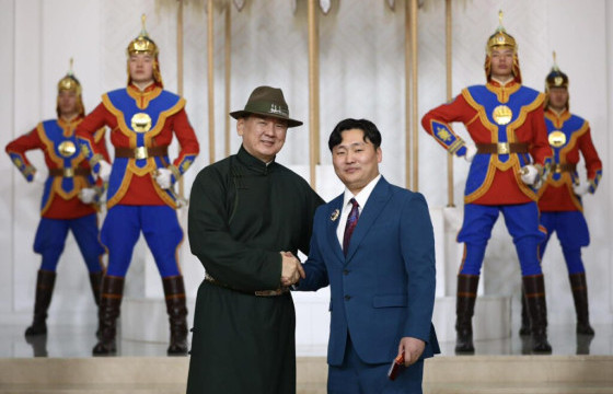 Спортын тайлбарлагч С.Шижирбат “Хөдөлмөрийн гавьяаны улаан тугийн одон” хүртлээ