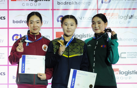 Хүндийн өргөлтийн улсын аваргын эхний өдрийн аваргууд тодров