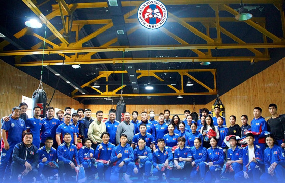 М.Баянмөнх боксын шигшээ багийн тамирчидтай уулзлаа