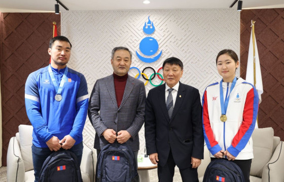 МҮОХ дэлхийн цомоос медаль хүртсэн тамирчдад хүндэтгэл үзүүллээ