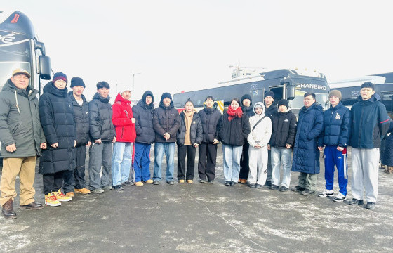 Боксчид Казахстаныг зорин хөдөллөө