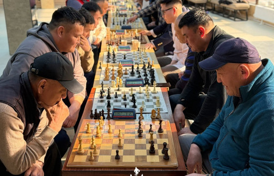 Сар шинийн баярт зориулсан бөхчүүдийн шатрын тэмцээн эхэллээ