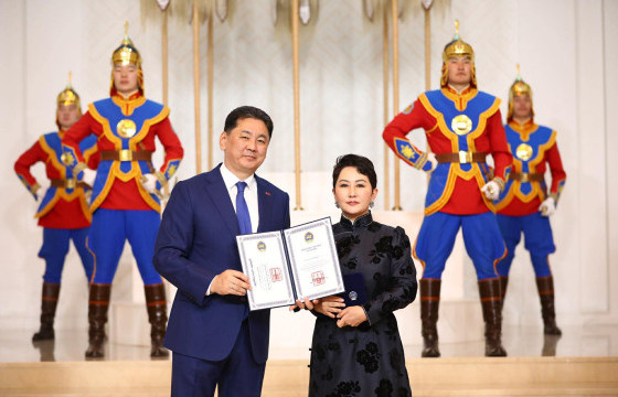 Гадаад харилцааны сайд Б.Батцэцэг “Онц бөгөөд бүрэн эрхт элчин сайд” цол хүртэв