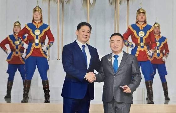 Таеквондогийн Д.Гансүрэн Хөдөлмөрийн Гавьяаны улаан тугийн одон хүртэв