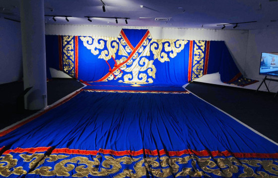  “Чингис хаан” музейд дэлхийн хамгийн том дээл дэлгэгдлээ