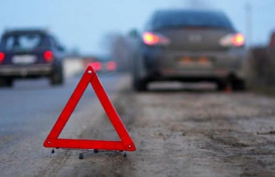 СЭРЭМЖЛҮҮЛЭГ: Гарцаар зам хөндлөн гарч байсан явган зорчигчийг мөргөж гэмтээжээ