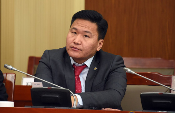 УИХ-ын гишүүн асан Т.Аюурсайхан: Л.Оюун-Эрдэнэ захиалж, намайг хилсээр нүүрсний хэрэгт холбогдуулж яллуулсан