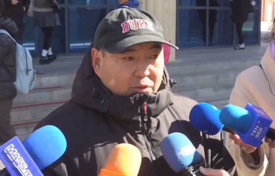 ЭЦЭГ ЭХИЙН ТӨЛӨӨЛӨЛ: Манай хүүхдийг зодсон хүүхдийн эцэг эх нэг кальци өгчхөөд явсан