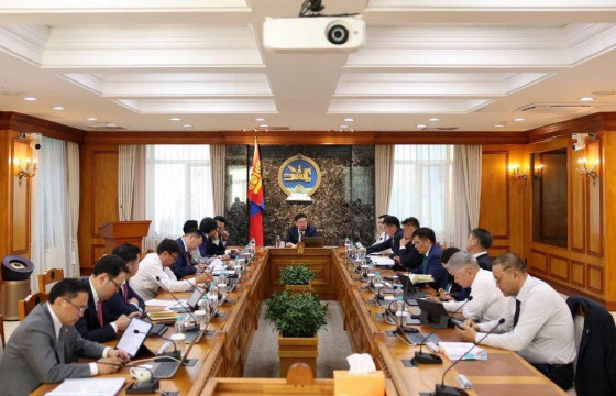 Засгийн газар 16-гаас доош насныхан нийгмийн сүлжээ хэрэглэхийг хориглох хуулийн төслийг хэлэлцэж байна