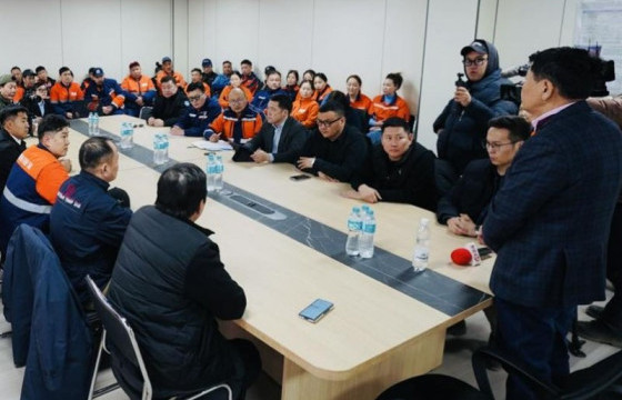 Гашуунсухайт өртөө болон шилжүүлэн ачих терминалын үйл ажиллагаатай танилцаж байна