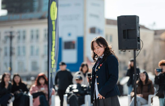 Н.НАМЖИЛМАА: THE OPEN MIC MONGOLIA ӨДӨРЛӨГТ НАЙЗУУДТАЙГАА ХӨГЖИЛДӨХ ГЭЖ ОЧООД ДУУЛСАН МИНЬ ОЛОН ХҮНД ХҮРСЭН 