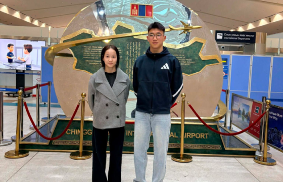 Б.Хулан, Х.Амаржаргал нар Японы ахлах сургуульд суралцахаар боллоо