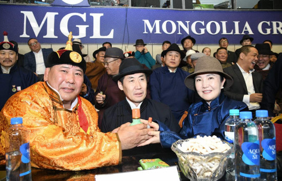 Г.Эрхэмбаяр аваргын нэрэмжит барилдаана эхэллээ