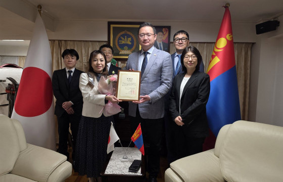 Элчин сайд Б.Баярсайхан, М.Арисава талархлын бичиг гардуулав