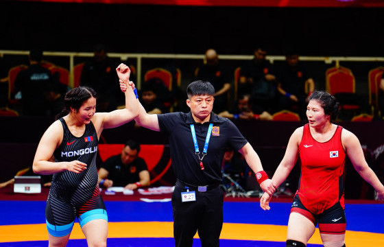 Э.Даваанасан  Азийн хошой медальт Хван Ёүнжүг ялж, хагас шигшээд үлдлээ