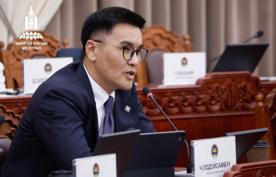 Ч.ЛОДОЙСАМБУУ: УИХ-ын дарга парламентад эзэн суучихаад үгэнд ор, үгүй бол гишүүнээ боль гэдэг хандлагатай байна