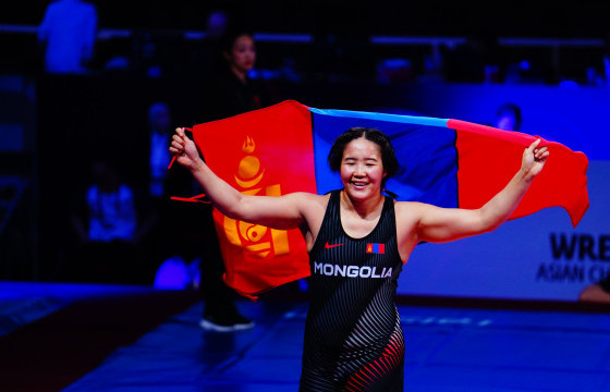 Э.ДАВААНАСАН АЗИЙН АВАРГА БОЛЛОО, Б.ХУЛАН АЛТЫН ТӨЛӨӨ БАРИЛДАНА