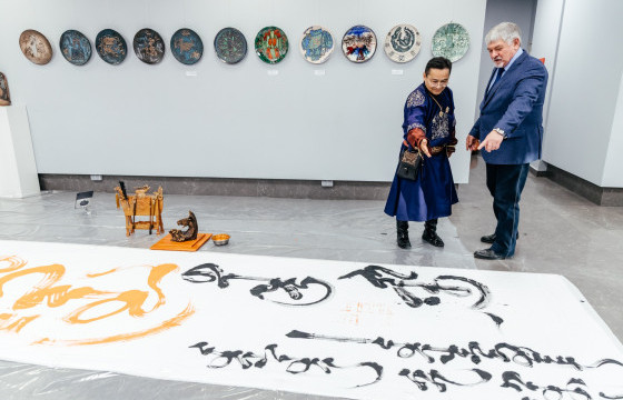 Красноярск хотод “Каллиграфи  гоо сайхан ба мэргэн ухаан” үзэсгэлэн нээв