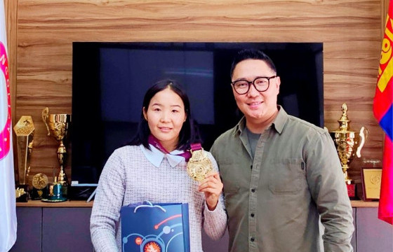 Ази тивийн шинэхэн аварга  МЧБХ дээрээ зочлон саатлаа