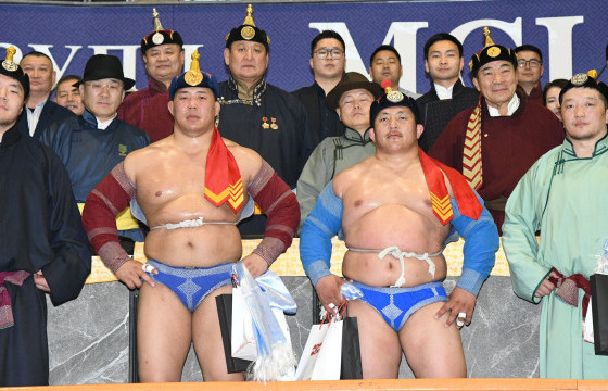  “Аварга” цолны хүндэтгэлийн барилдаанд О.Хангай аварга түрүүллээ