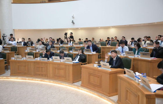 НИТХ-ын XI ээлжит бус хуралдаанаар 93 хувийн саналаар НИТХ-ын дарга А.Баярыг огцрууллаа