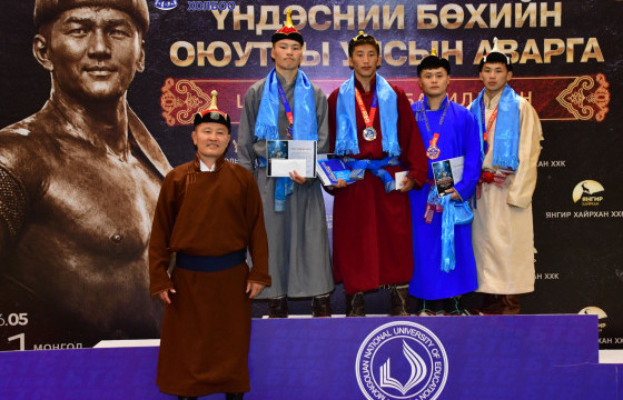 Оюутны үндэсний бөхийн улсын аварга өндөрлөв