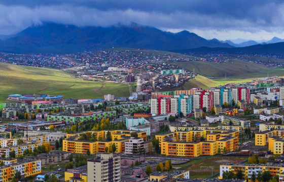ЭЗГҮЙ ТАЛЫГ ЗЭСИЙН ЦУУРАЙГААР СЭРЭЭЖ, ЗАЛУУСЫН ЭРЧ ХҮЧЭЭР БОСГОСОН МОНГОЛЫН ХАМГИЙН ОНЦГОЙ ХОТ ЭРДЭНЭТИЙН ТҮҮХ