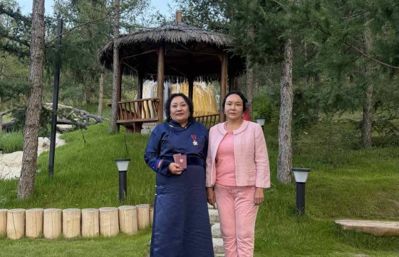 Ц.Уртнасанг Польшийн 