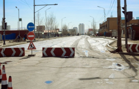 Өнөр хорооллын гудамжинд явган хүний гүүрэн гарц угсрах тул өнөөдрийн 22:00 цагаас тухайн хэсгийн авто замыг түр хаана