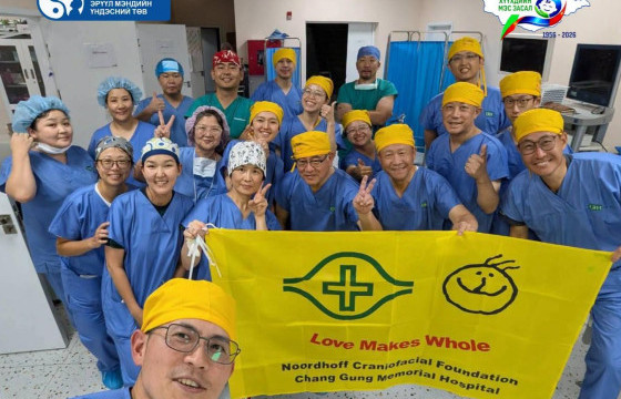 Олон улсын мэргэжилтнүүд ЭХЭМҮТ-ийн эмч нартай хамтран 30 хүүхдэд мэс засал хийжээ