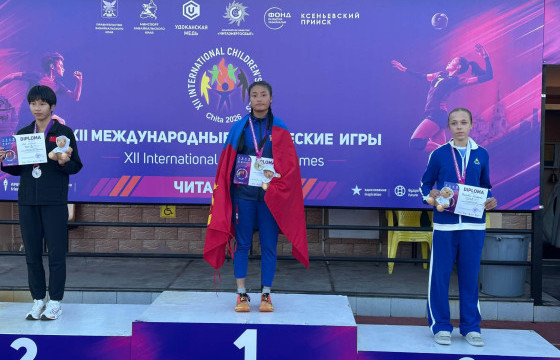 Хүүхдийн наадмаас А.Хишигжаргал алтан медаль, Г.Анударь хүрэл медаль хүртэв